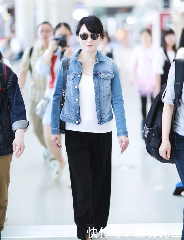 『女人』40岁女人的穿搭是减法,端庄得体,有着岁月的沉淀