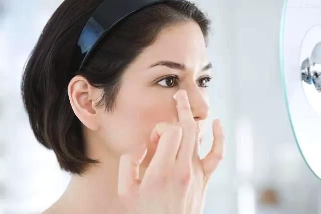 长斑皮肤护理小窍门，做好这2点，想长斑都难