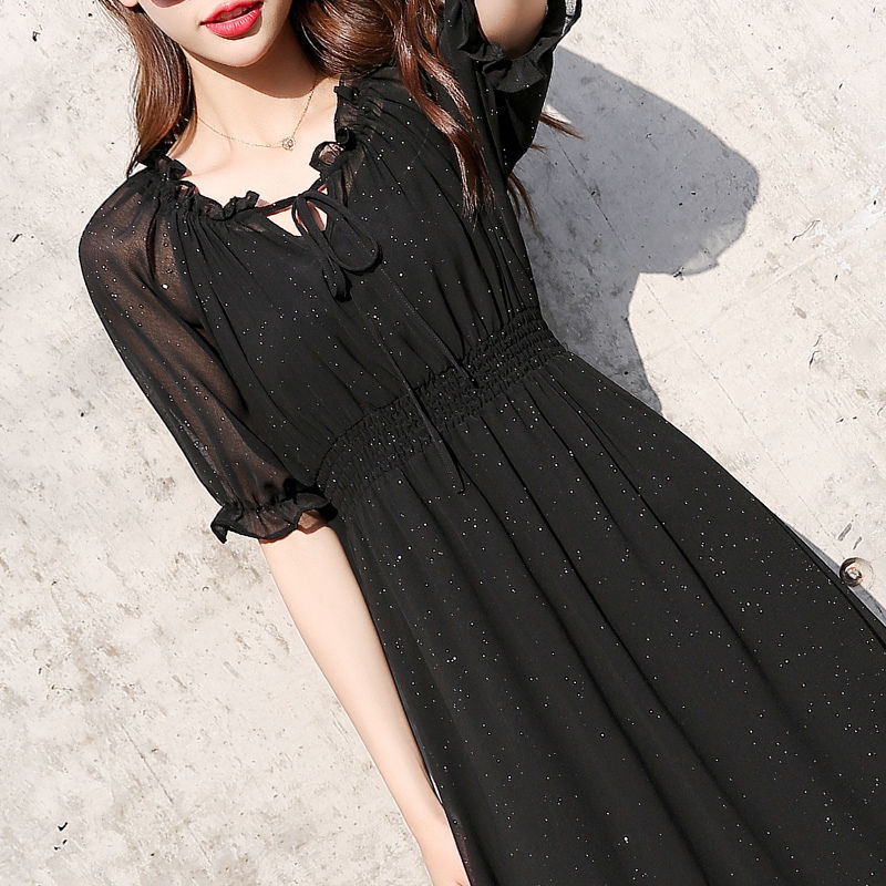 谁说女人太丰满了不美，看女人穿的“大摆裙”，高挑性感有韵味