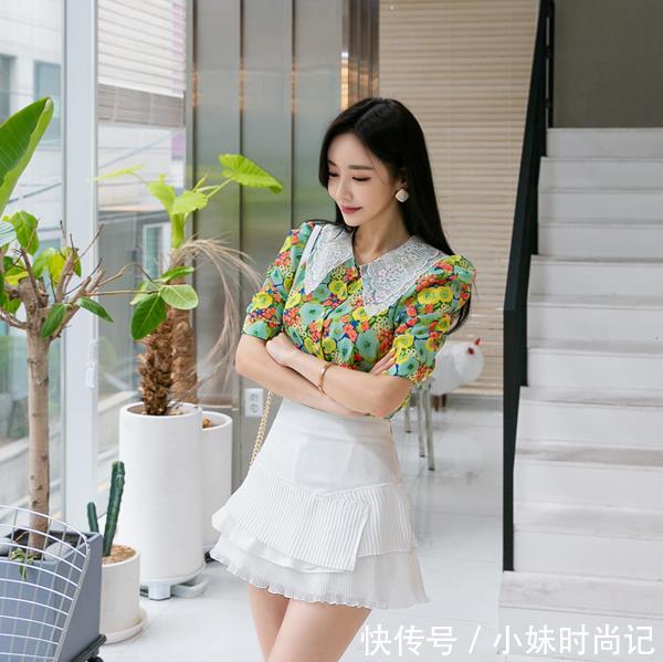 「性感」春暖花开穿件花衫,当青春遇上性感,会交织出怎么样的火花