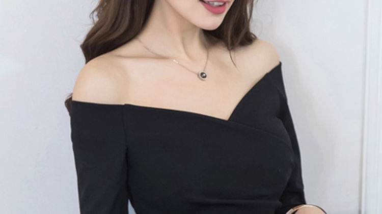 丰满的女人真敢穿，扔掉紧身衣，穿上了“紧身裙，让男人百看不厌