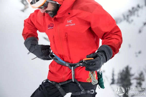 《全天候》 篇一:始祖鸟户外服饰怎么选?一篇看完Essentials全天