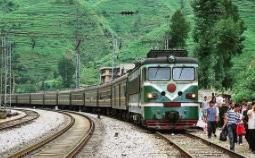  pageType_zmt火车以每小时160公里行驶，如果行驶轨道上有石头要