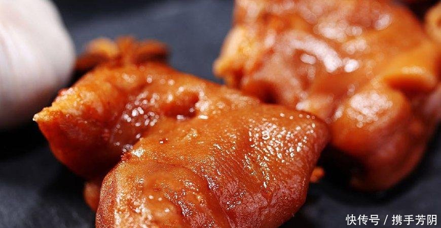 刚出锅卤菜为什么要封保鲜膜 成品护色是抹油