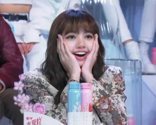 「不少」Lisa参加《青你》至今，只用中文喊过一位学员名字，网友：有眼光