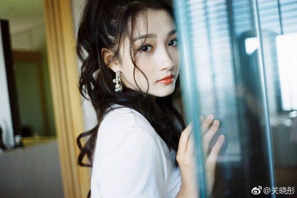 林允关晓彤因“霸凌脸”不受女生喜欢?