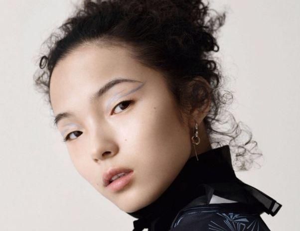 单眼皮女生眼妆学会这样画，也能拥有“大表姐”的高级妆感！