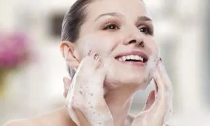  不除■脸上出油有螨虫坑坑洼洼, 不除螨, 脸注定是你的自卑