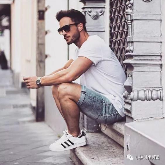 男士穿搭干货：你的夏季裤款里还要加上一件质感牛仔短裤