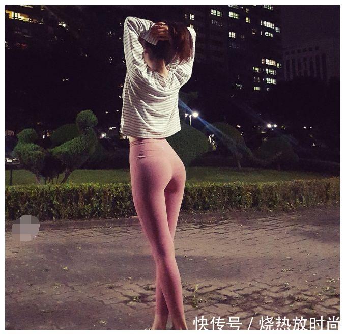 爱穿打底裤的美女，颜值很高的小姐姐，吸引无数路人目光！
