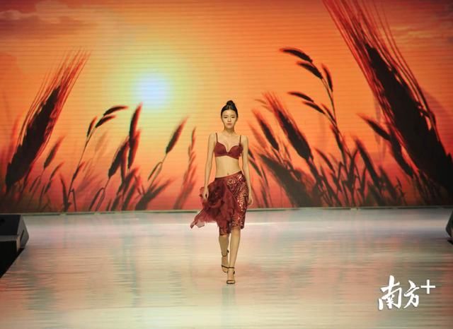 图集|超模大长腿小蛮腰全在这，佛山“维密秀”惊艳开show!