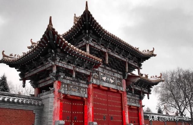 国内距离最近的两个县城,过条河就算出省,经济实力却相差较大