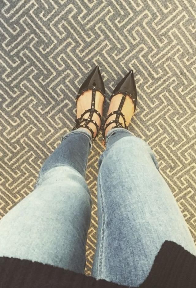 常穿高跟鞋让脚趾外翻！盘点娱乐圈4位“脸美脚丑”的女明星