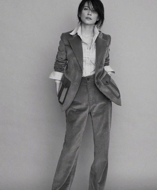 穿西装比男生还帅的6位女星，韩雪俞飞鸿霸气，陈数优雅十足