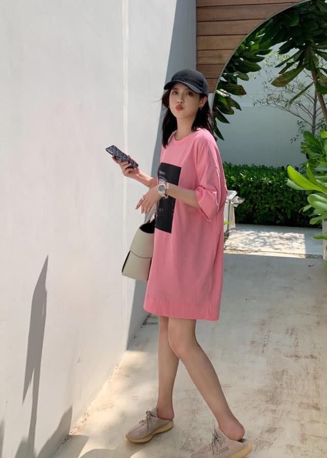  「漂亮」00后别总是穿裤子，土爆掉，现如今漂亮女生都爱那样穿，又瘦又美