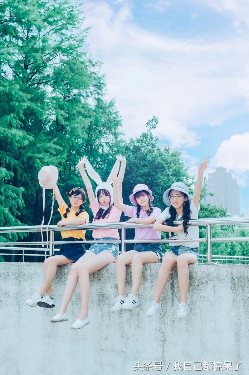 多少的笔墨败坏了心中的诗歌，多少的旅行破灭了理想的远方