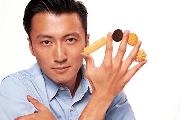 谢霆锋曲奇糖分超出标示五倍被停售，锋味发声明避谈敏感问题