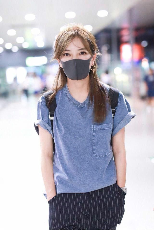 赵薇一夜爆瘦，机场里我差点没认出来！