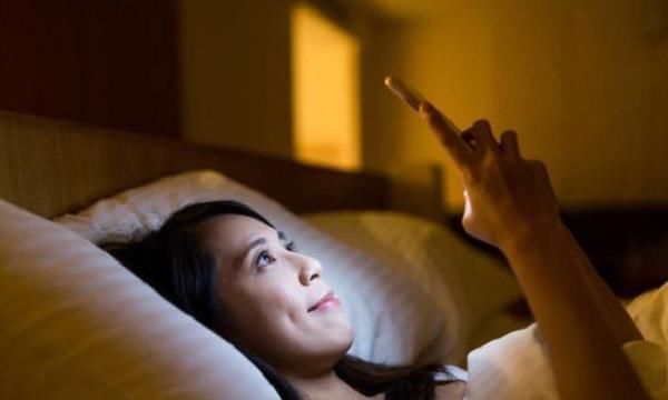  「皮肤」怎么拯救“半永久”黑眼圈？告诉你4个小妙招，一步步消除黑眼圈