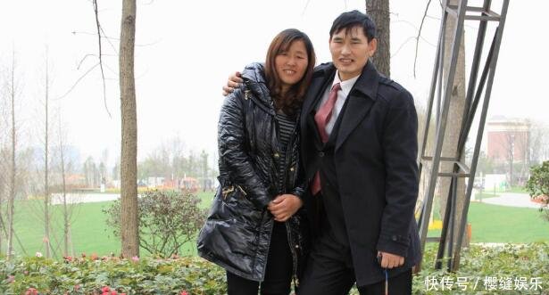 大衣哥朱之文发视频辟谣,百万彩礼和准儿媳是谣言,儿子至今单身