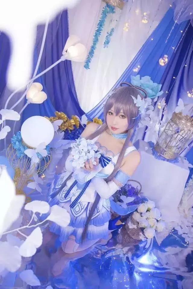 VOCALOID洛天依生日快乐 仙境般的白丝小姐姐 很美丽!