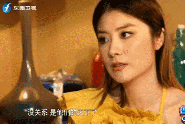 脸再大也拒绝整容，回怼代孕传闻，她是香港最后一个天后