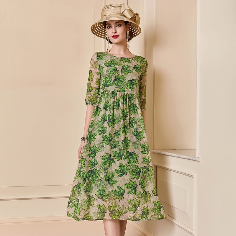 7月刚上线的怦然心动美衣，适合60后女人穿，美到让人挪不开眼