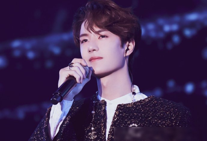 #师花#王一博科幻大片，后期师花一分钟p痘！央视低调转发彩虹屁有亮点