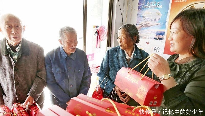 养老金好消息，60岁以上退休人员每月“增发”一笔养老金，统一发