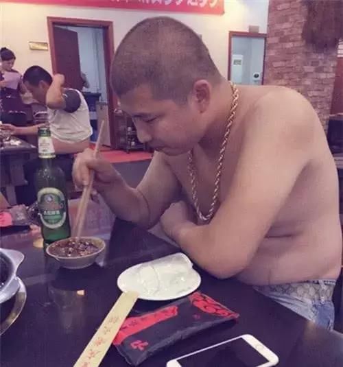 二驴承认买“协议粉”，给榜上“大哥”点的关注也是假的！