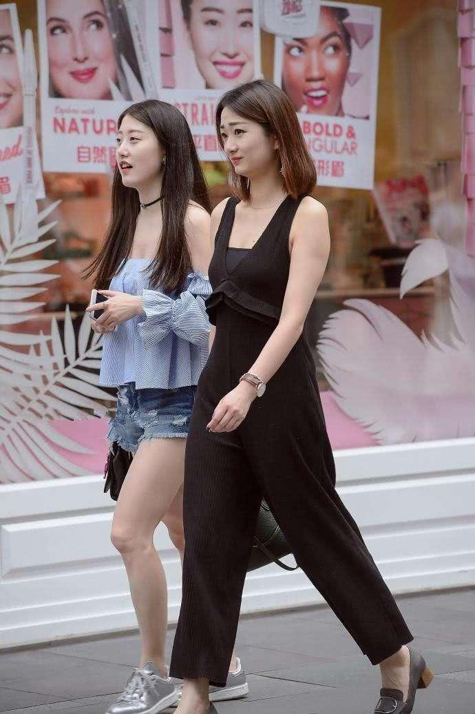 紧身裤可以展现你的优美身材,让你更优雅迷人