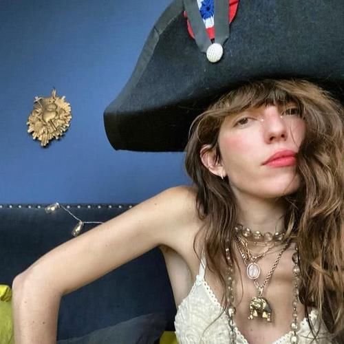  『裤衩』宅家也穿出仪式感！时尚达人居家日常，没有大裤衩只有好看自拍！