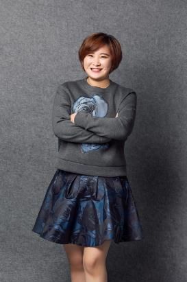 当140斤的贾玲和90斤的张小斐同穿裙子，网友:瞬间不想减肥了!