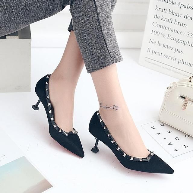 优雅尖头高跟鞋高贵的气质，为时尚女性代言