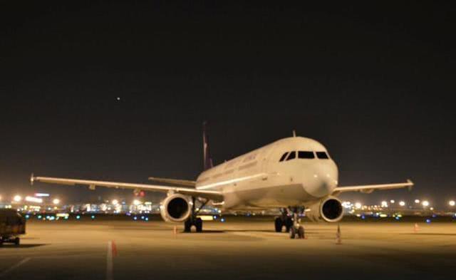 晚上乘坐飞机,不仅机票便宜速度也快,但为何大家都不喜欢呢