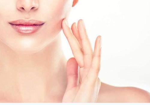 女生这4个部位,最容易暴露年龄!特别第4个,决定颜值高度!