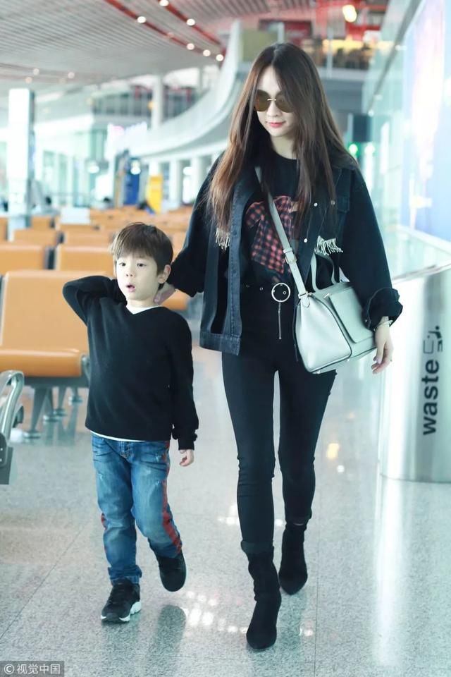 有了这些爱抢镜的萌娃，辣妈们连凹造型都省了！