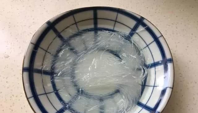 「粉丝」蒜蓉粉丝蒸丝瓜,这么做特别好吃