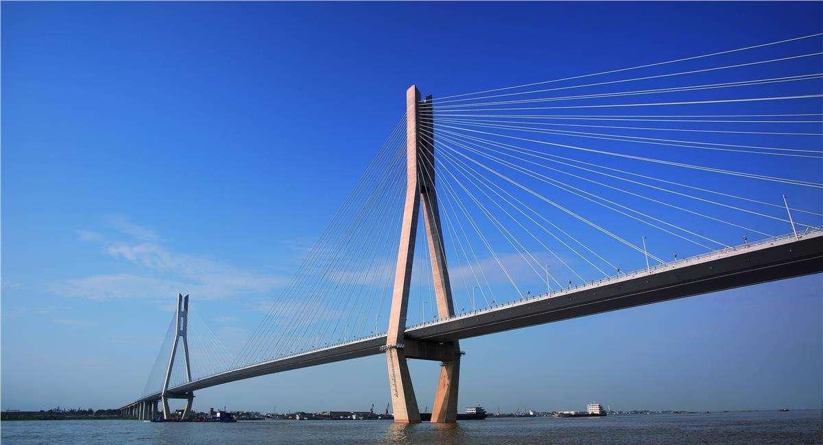 江苏在建长江大桥，耗资68亿创4项世界第一，预计2020年开通