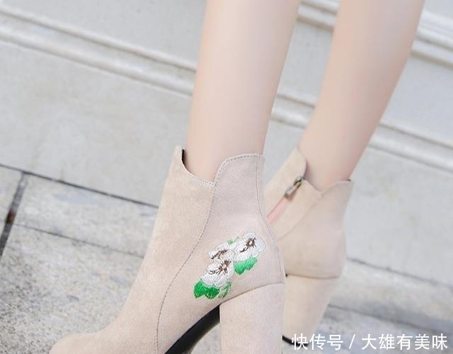 『活力』美丽高跟,年轻有活力,寒冷也无法阻挡