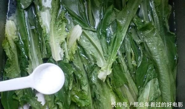 『皮肤』“天然褪黑素”终被找到，50岁姑姑不长斑皮肤好，就是经常吃它！