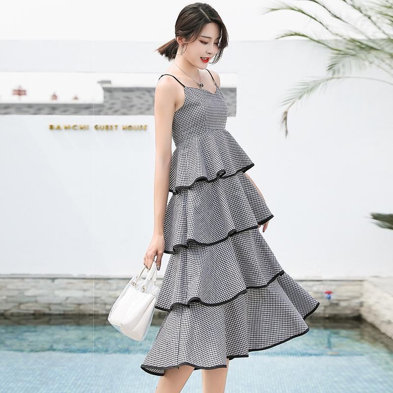 厉害了!丰满女人果然风情万种，瞧穿这裙上街，美得让人神魂颠倒