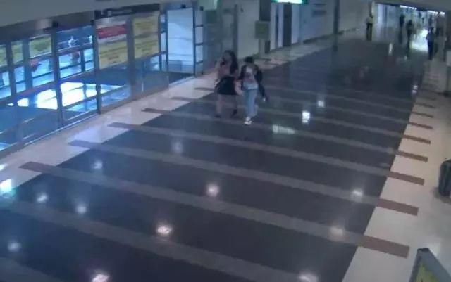 被绑架的中国女孩找到了!真凶是其父母!不买账的网友怒了:"