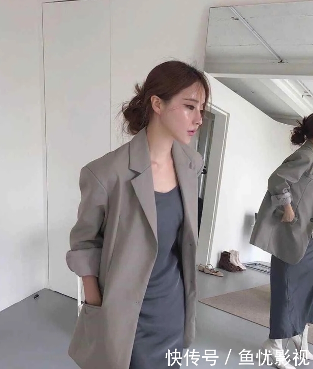  #四件#原来一件外套可以配四件裙子？这一衣多穿一定要学会