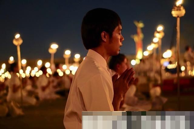 世界上最大道场，建于沼泽之上，供奉百万尊佛像