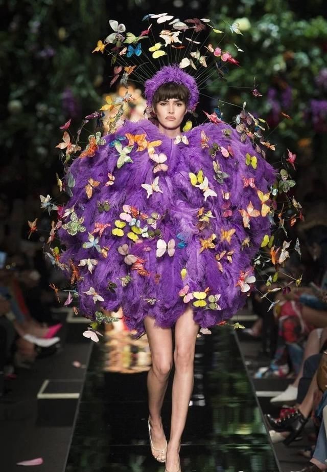  『秀场』服装设计的永恒主题——花朵，有哪些令你印象深刻的花朵秀场呢？