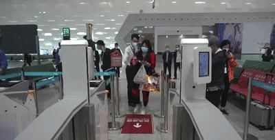 『列车抵达广州南站』今天,数千人从武汉返回广深,这些装备亮了!