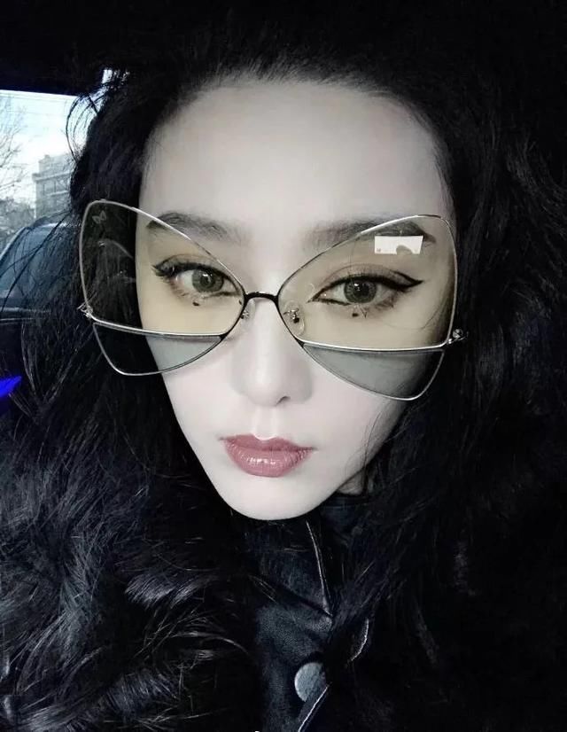 范冰冰的滴泪妆够美了，直到看见吉克隽逸的镶钻妆，网友:我服!