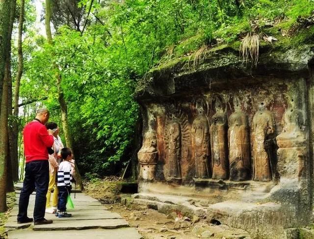 家底厚底气足!成都这座小城比敦煌还要辉煌，却低调得令人心疼!