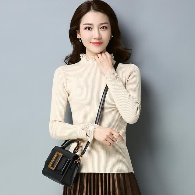 女人尽量别要的打底裤配大衣，今年流行这样的针织衫，美翻了！